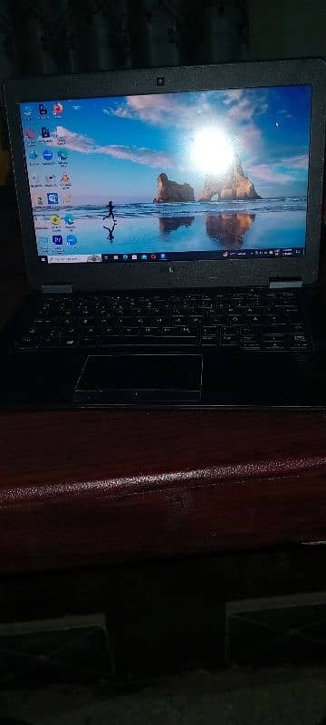 Dell LATITUDE E7250 2