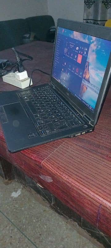 Dell LATITUDE E7250 4