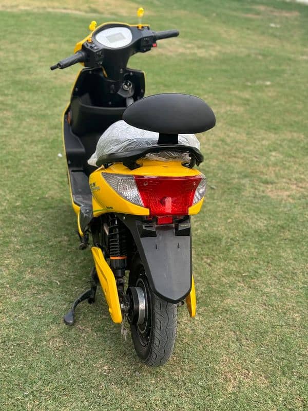 scooti for sale Y Future Mehran 5