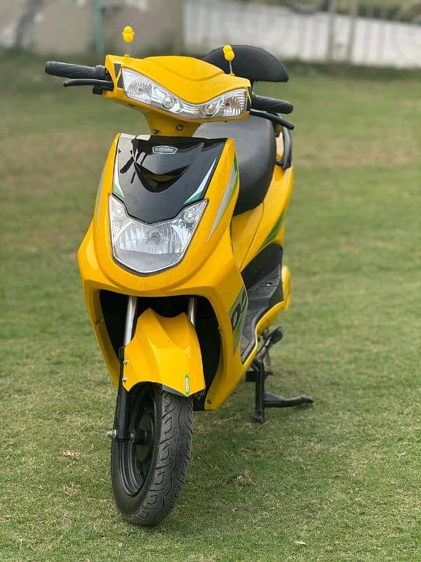 scooti for sale Y Future Mehran 6