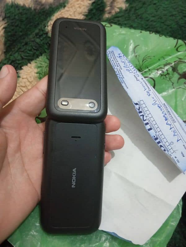 Nokia 2660 Flip Mobile only box open 2