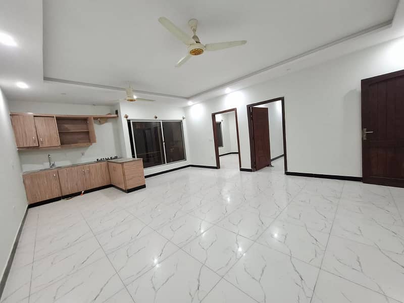 5 Marla Corner Flat For Sale in Soan Garden With Lift in Plaza for Investors Or Genuine Buyers 0