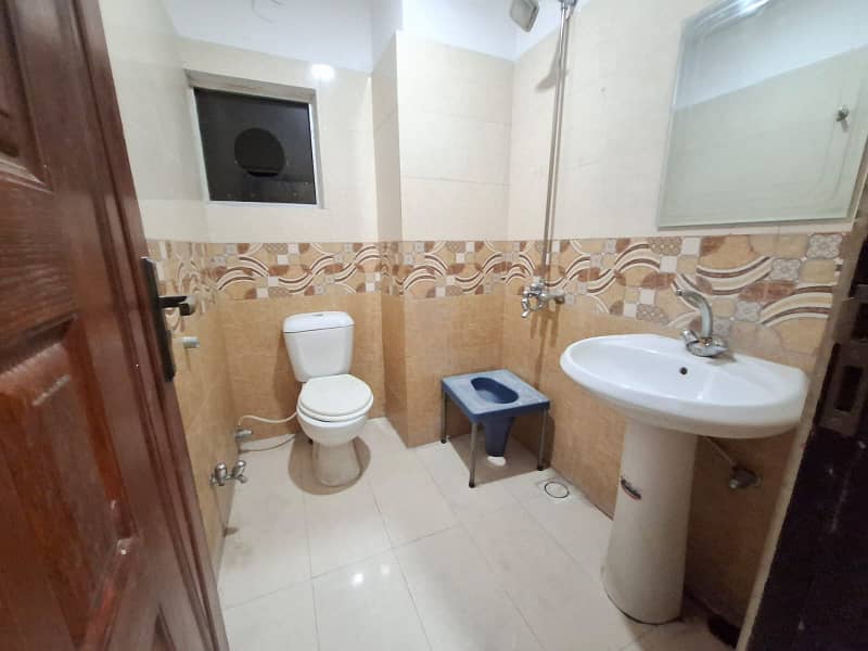 5 Marla Corner Flat For Sale in Soan Garden With Lift in Plaza for Investors Or Genuine Buyers 4