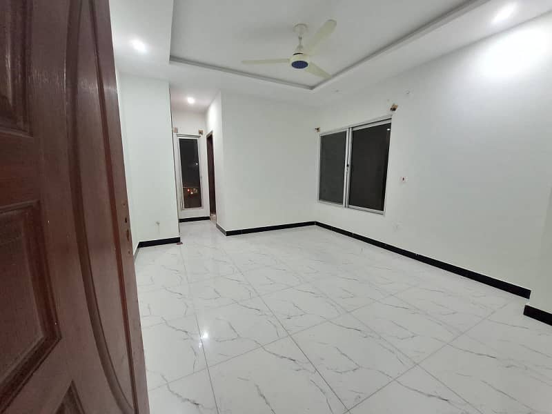 5 Marla Corner Flat For Sale in Soan Garden With Lift in Plaza for Investors Or Genuine Buyers 5