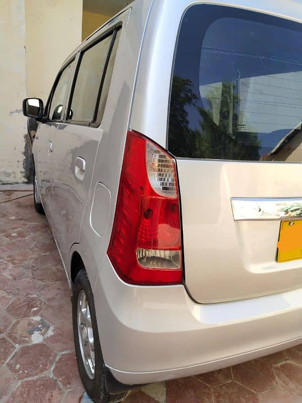 Suzuki Wagon R 2018 4