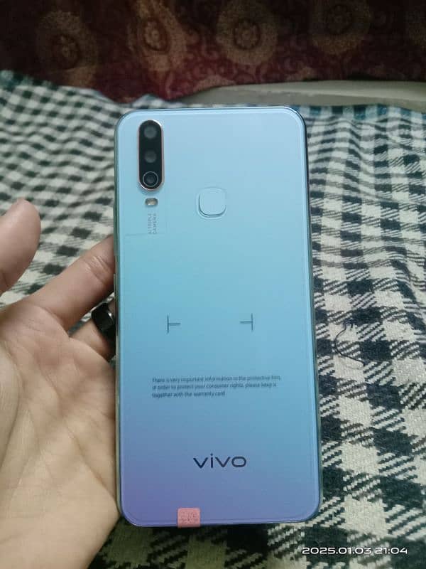 Vivo y17 8/256 best home use phone, big battery & Storage 0