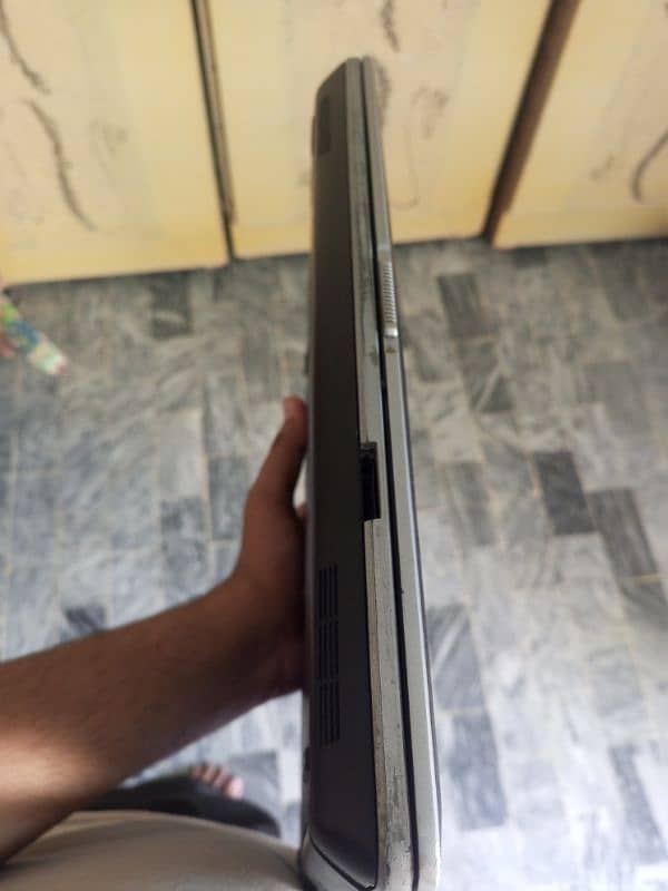 Dell Laptop Sale out Core I. 5 With Charger Bettery Nai He. 6