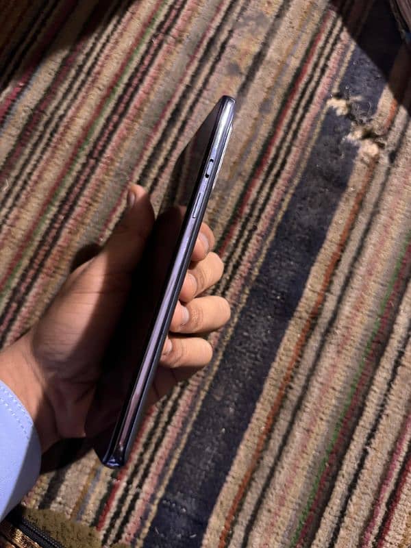 one plus 9   (8/10 condition) 6