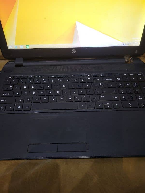 Hp latop celeron 9