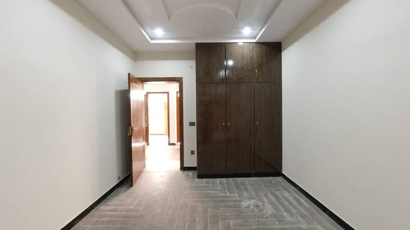 5 MARLA PARK FACING HOUSE FOR SALE in FAISAL TOWN BLOCK C 3