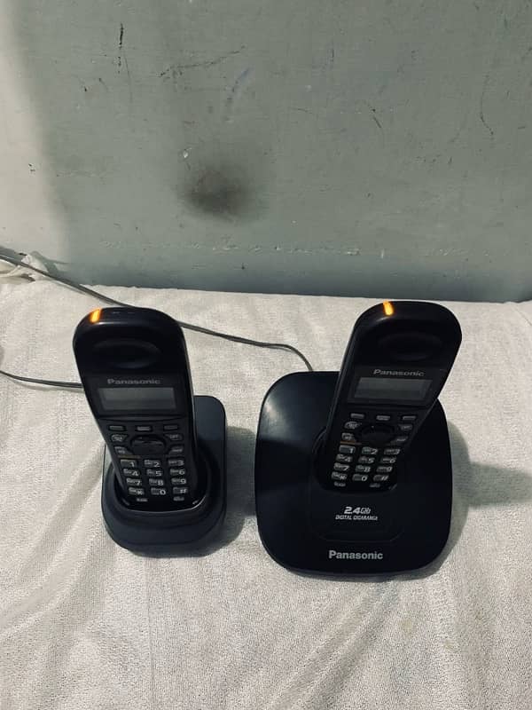 cordless panasonic phone 2-line(intercom) 3