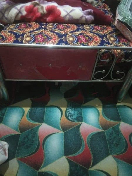 2 single bed without sheet and matress good condition 3