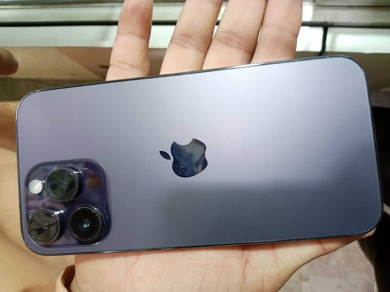 I phone 14 pro max acchi condition mein hai abhi abhi aaya hua hai 2