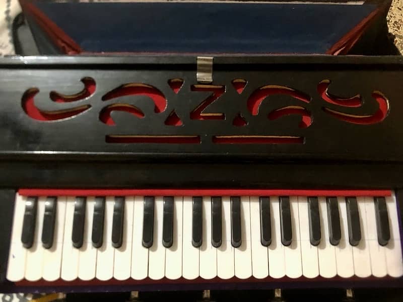 Harmonium For Sale 1