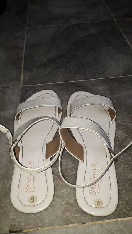 White Casual slippers in style 2