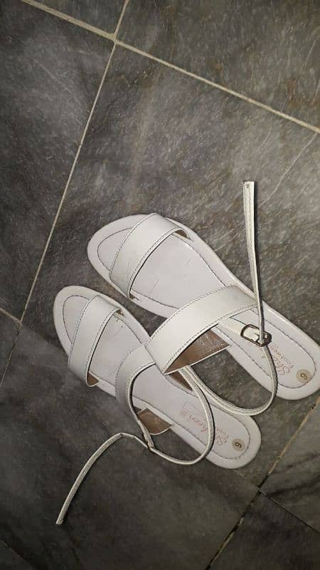 White Casual slippers in style 3