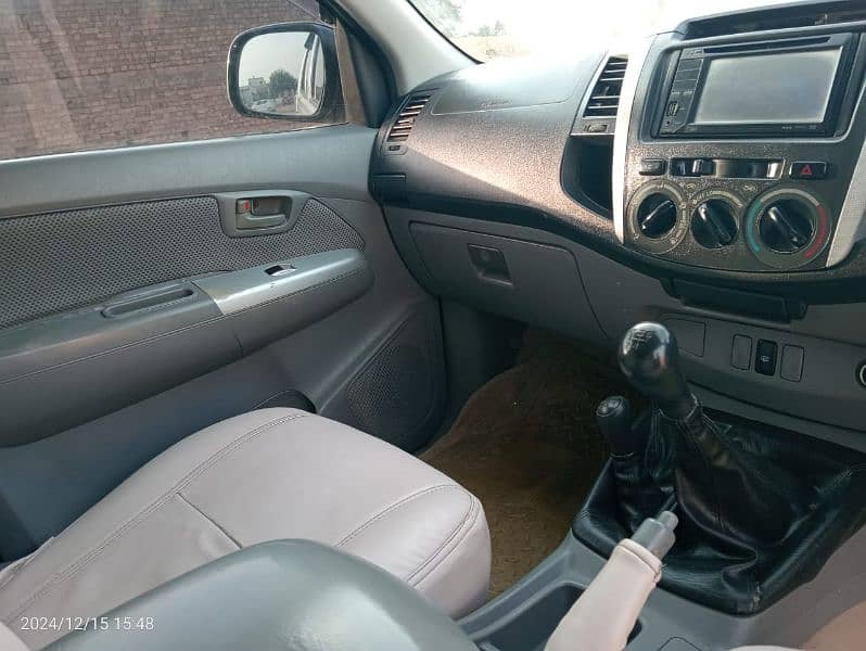 Toyota Hilux Vigo 2011 6