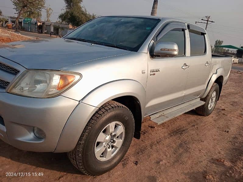 Toyota Hilux Vigo 2011 8