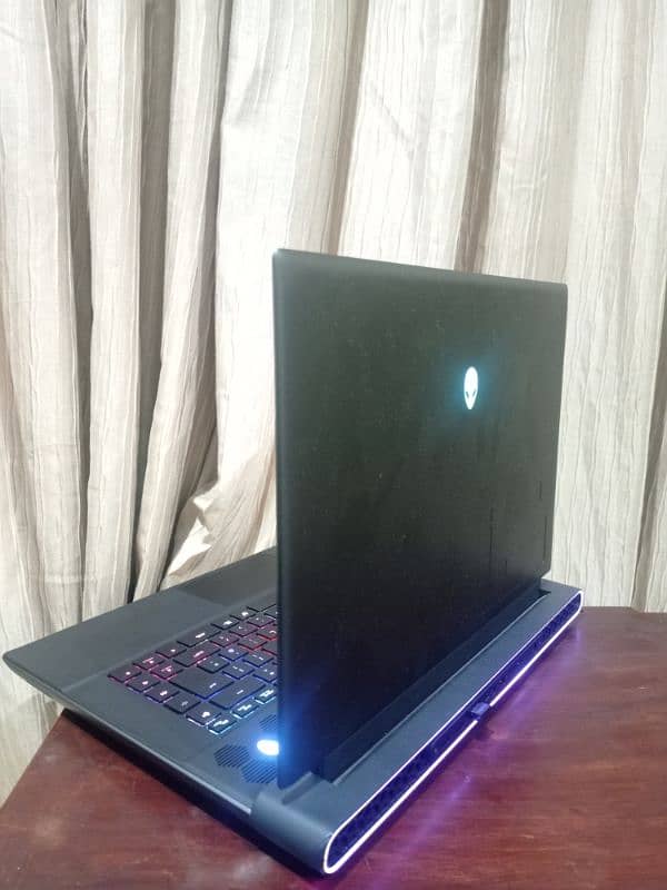 Alienware mr16 R1 2