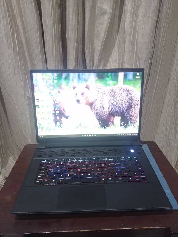 Alienware mr16 R1 5