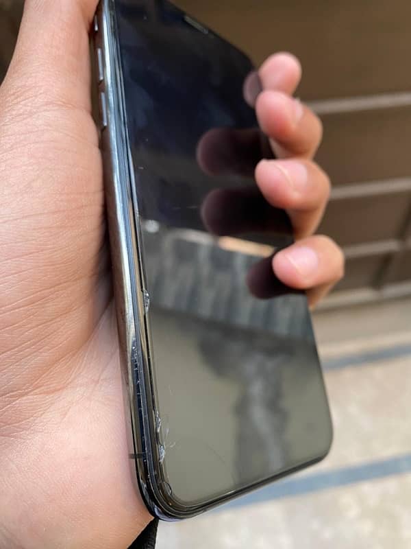 iphone 11 pro 2