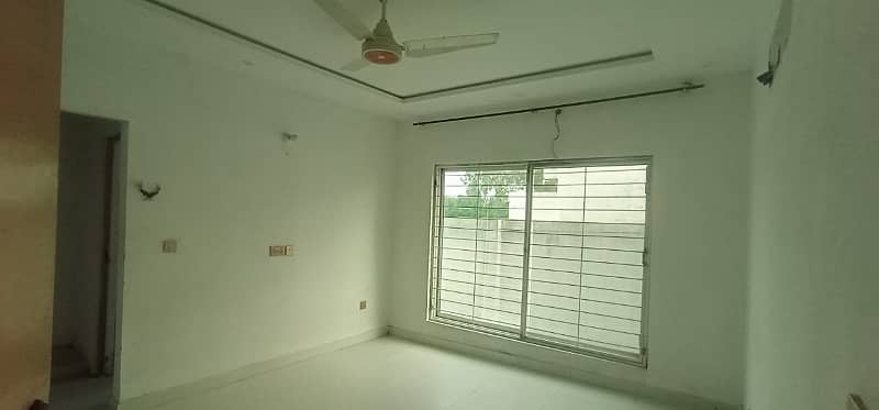 10 MARLA LOWER PORTION FOR RENT 8