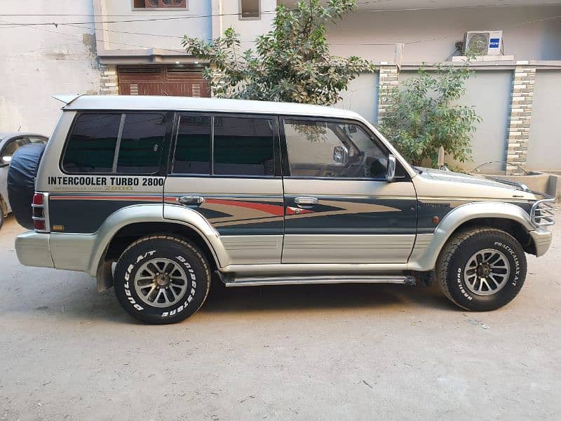 Mitsubishi Pajero 1993 4