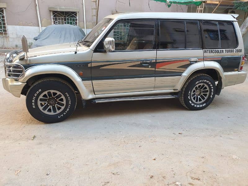 Mitsubishi Pajero 1993 6