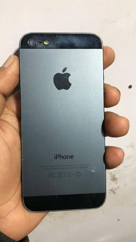 I am selling iphone 5 all ok non pta . . 1