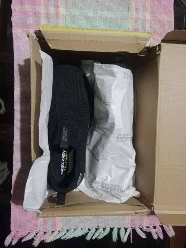 Sketchers shoes black 1