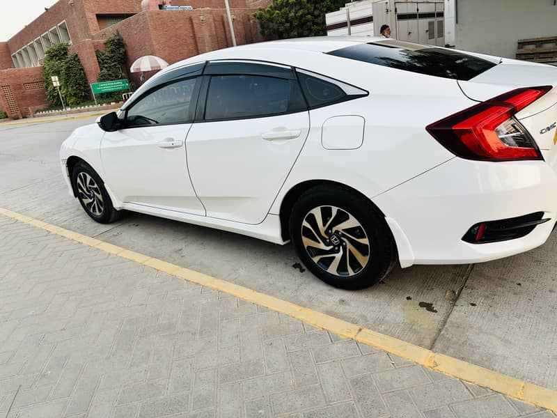 Honda Civic Oriel 2018 5