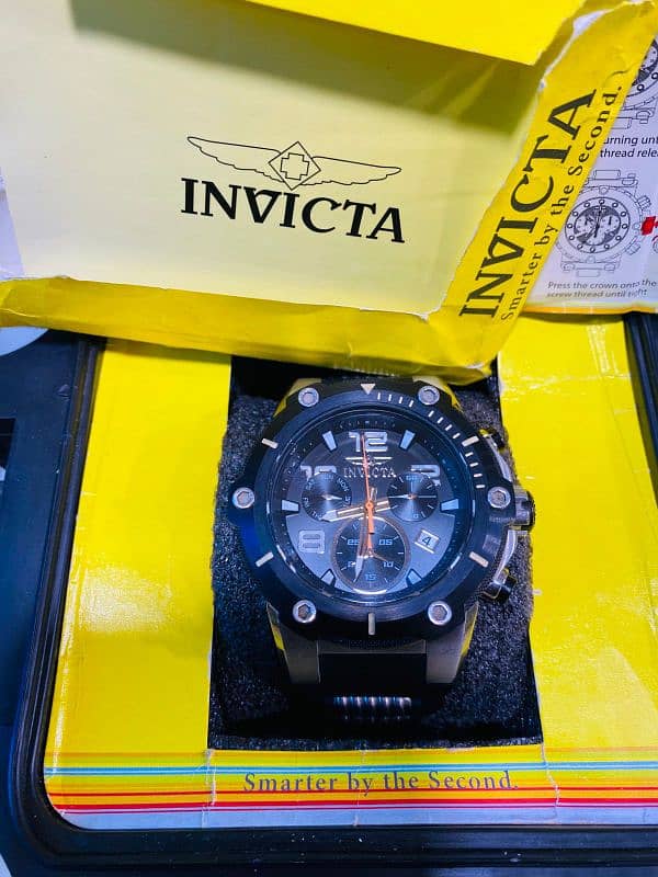 Invicta box and papers complete Chronograph Working watch 3