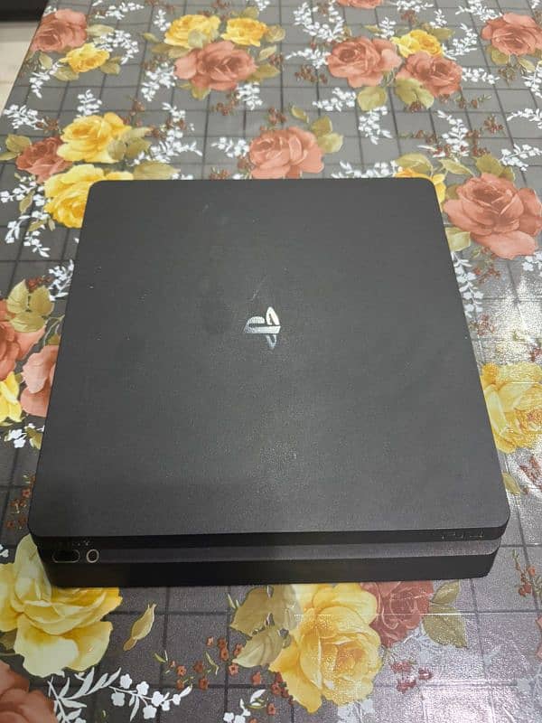 ps4 slim 500gb with 2 controllers 2