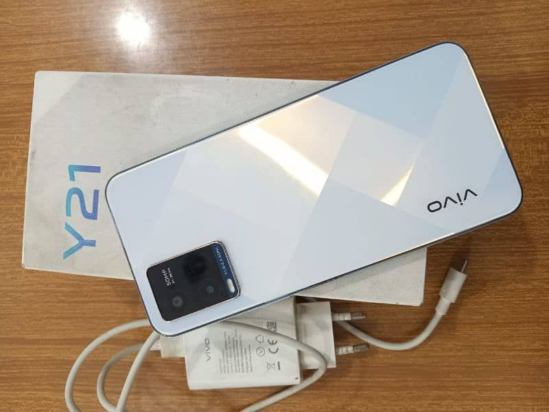 vivo y21 mobile with box with charger 1