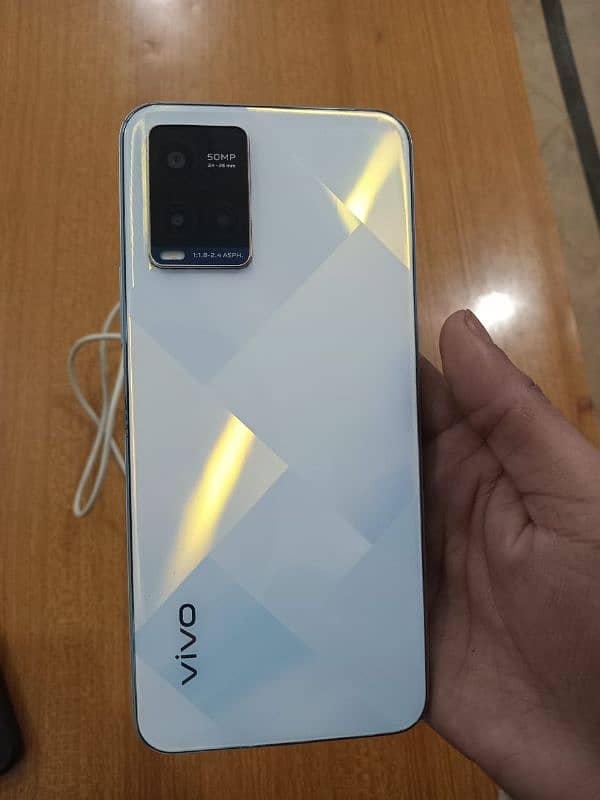 vivo y21 mobile with box with charger 8