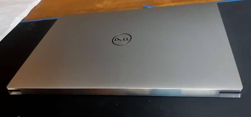 DELL XPS 15 9500 Comet Lake 3