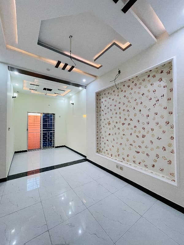 Lavish Beautiful 2.5 Story House Available For Sale Reasonable Price in M Block 3