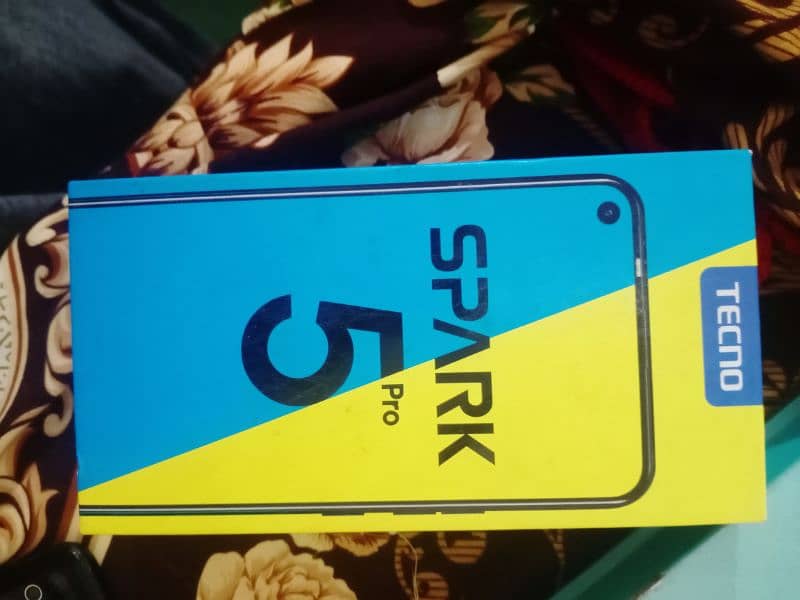 Tecno spark 5 pro 4/64 2