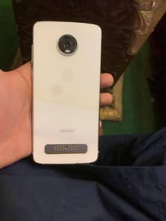 moto z4