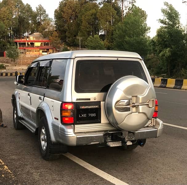 Mitsubishi Pajero Exceed 3.5 Petrol 8