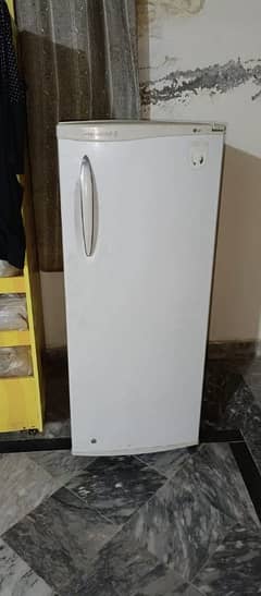 vertical freezer