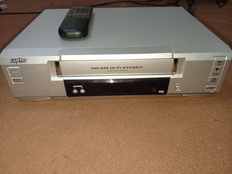 sanyo VCR with remote control & Leeds 3