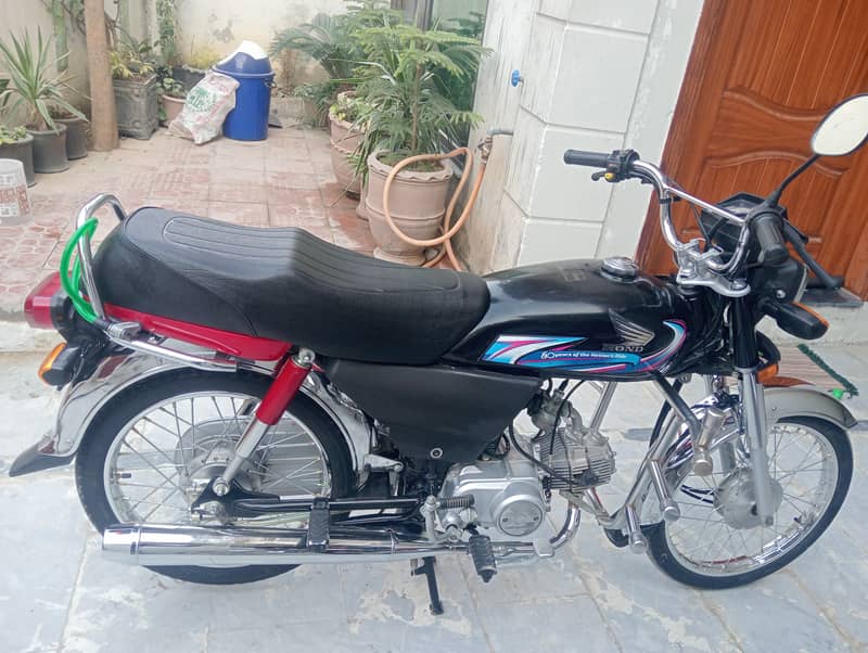 Honda CD 70 2023 3