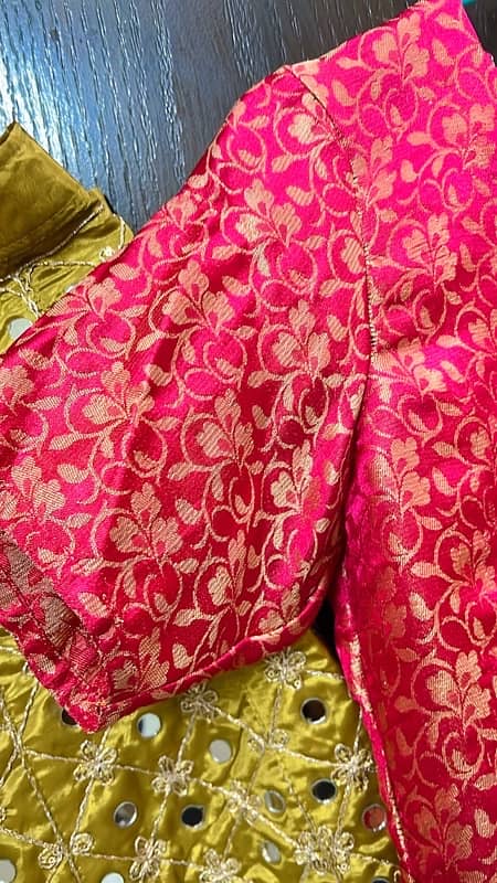 latest mehndi lehanga for sale 5