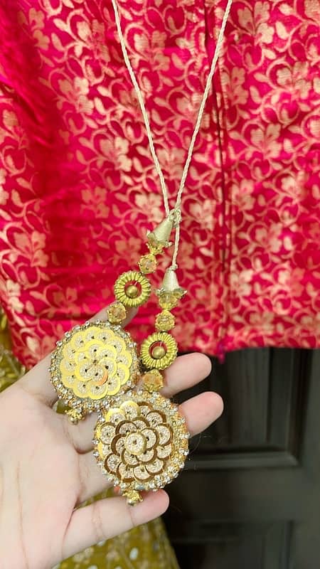 latest mehndi lehanga for sale 8