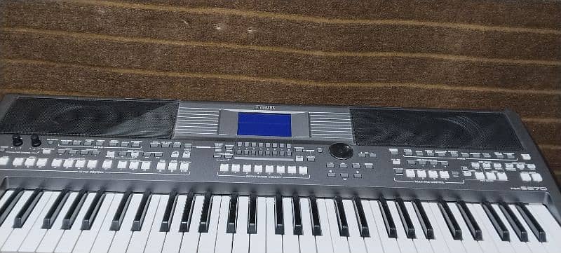 YAMAHA PSR S670 4