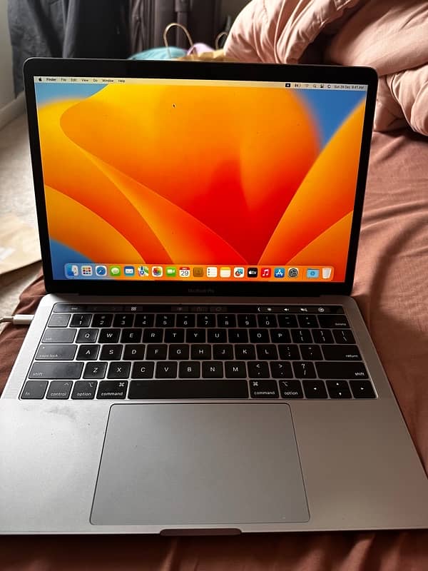 Macbook Pro ‘13 Inch (2019) 4