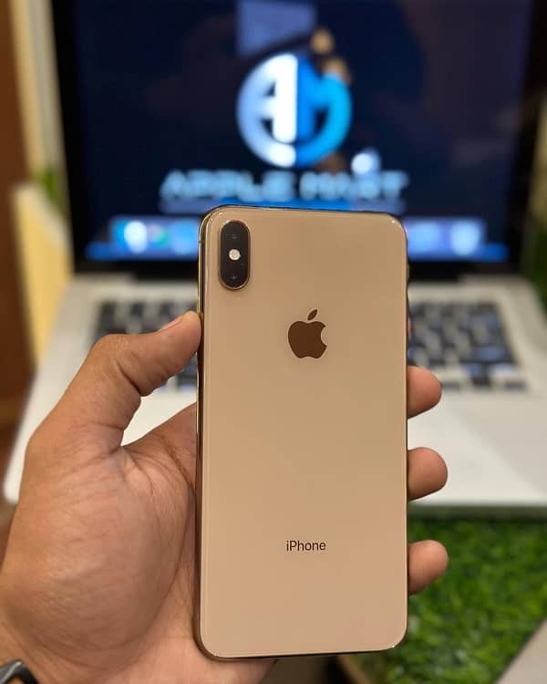 I phone xsmax 64gb gold factory unlock 0/3/2/4/6/9/2/7/5/9/1 1