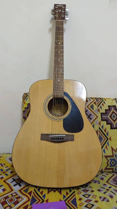 YAMAHA F310 GUITAR 0