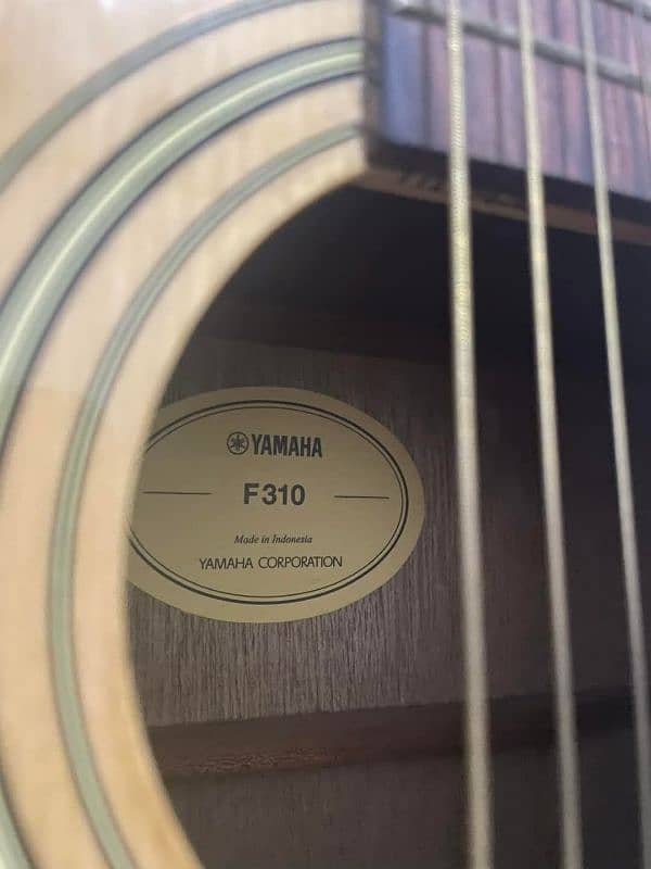 YAMAHA F310 GUITAR 3